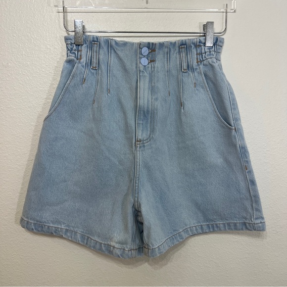 Carol Bassi Pants - Carol Bassi High Rise Pleated Denim Shorts Elastic Waist Light Wash 36